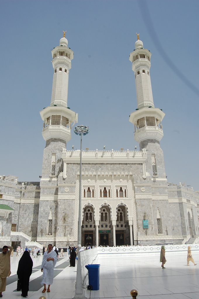 004 Outside Masjid Al Haram - 02