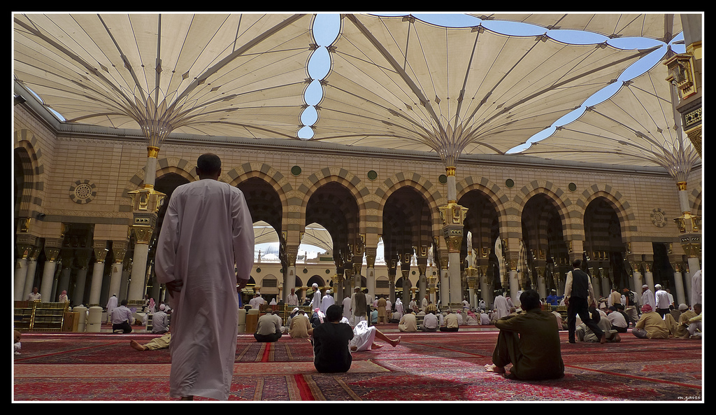 032 Inside Masjid Al Nabawi - Madinah - 05 - navedz.com